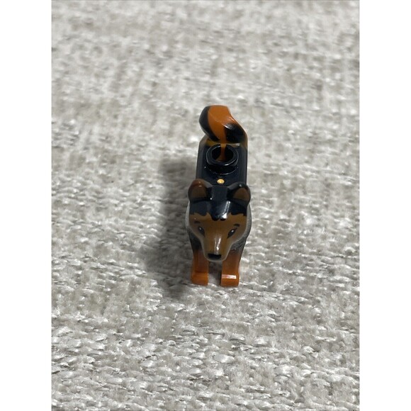 Lego Jurassic World Minifigure Animal RED the Husky Dog from set 75935 - Picture 5 of 7